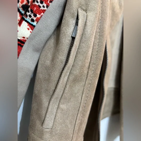 BCBGMAXAZRIA Women Tan Aztec/Tribal Print Faux Suede Peter Moto Jacket Small - Picture 10 of 15